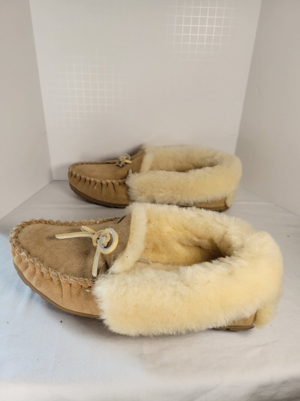L.L.Bean Wicked Good Shearling Moccasin Slippers Natural Women's 11 - Picture 6 of 13